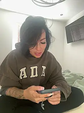 BELLABLACKXUK online show from 04.23.26