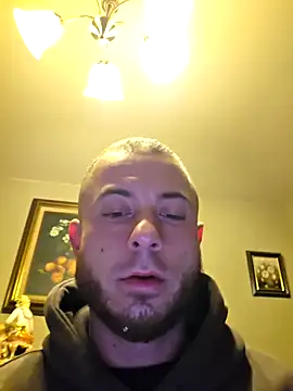 Snapshot of MushroomM1 chatting on 10.12.25 MushroomM1 online show from 10.12.25