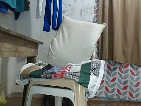 Snapshot of amazing_jane2918 chatting on 10.05.25 amazing jane2918 online show from 10.05.25