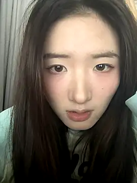 Snapshot of Moonlight-23 chatting on 11.17.25 Moonlight-23 online show from 11.17.25