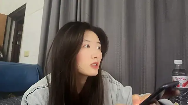 Snapshot of Moonlight-23 chatting on 11.22.25 Moonlight-23 online show from 11.22.25