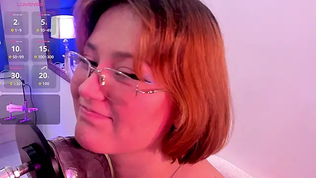 isa grey  online show from 10.09.25