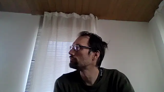 Snapshot of XLBarehengst chatting on 09.29.25 XLBarehengst online show from 09.29.25