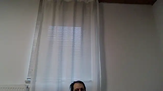 Snapshot of XLBarehengst chatting on 10.05.25 XLBarehengst online show from 10.05.25