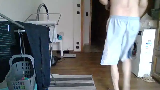 Snapshot of XLBarehengst chatting on 10.09.25 XLBarehengst online show from 10.09.25