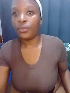 Snapshot of MrsMxx25 chatting on 10.10.25 MrsMxx25 online show from 10.10.25