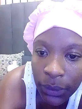 Snapshot of MrsMxx25 chatting on 10.20.25 MrsMxx25 online show from 10.20.25