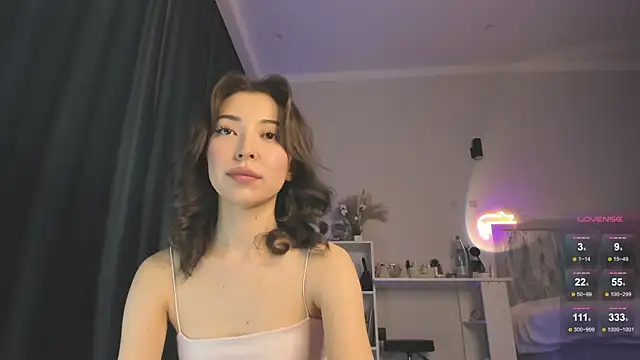 Snapshot of devaivy chatting on 09.17.25 devaivy online show from 09.17.25