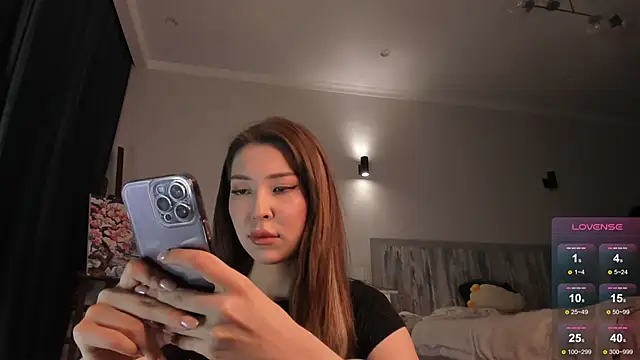 Snapshot of devaivy chatting on 12.02.25 devaivy online show from 12.02.25