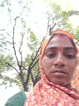 Snapshot of Sapna_hotA chatting on 10.26.25 Sapna hotA online show from 10.26.25