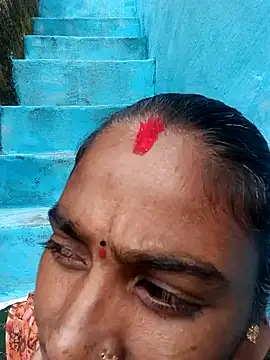 Snapshot of Sapna_hotA chatting on 10.29.25 Sapna hotA online show from 10.29.25