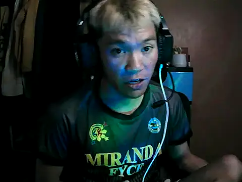 Snapshot of Riiichie_wilCumm chatting on 11.17.25 Riiichie wilCumm online show from 11.17.25