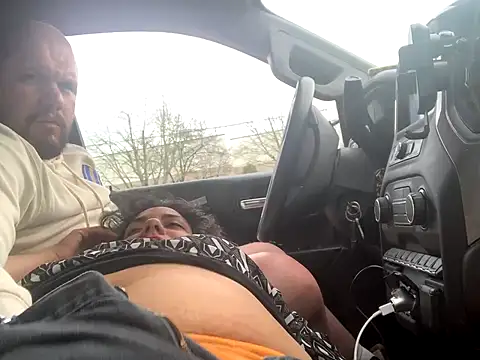 Snapshot of shakeweight chatting on 12.15.25 shakeweight online show from 12.15.25