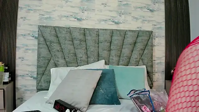 ShanelEvans online show from 12.01.25