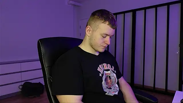 Snapshot of Richard_Dullas chatting on 11.30.25 Richard Dullas online show from 11.30.25