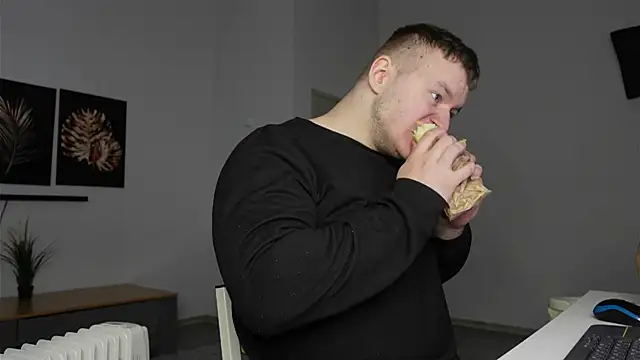 Snapshot of Richard_Dullas chatting on 12.02.25 Richard Dullas online show from 12.02.25