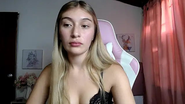 Snapshot of SophiaaLee chatting on 03.13.26 SophiaaLee online show from 03.13.26