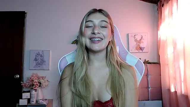 Snapshot of SophiaaLee chatting on 03.19.26 SophiaaLee online show from 03.19.26