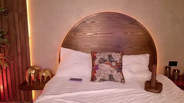 Snapshot of Dani_leon_ chatting on 12.13.25 Dani leon online show from 12.13.25