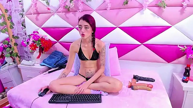  Maleja 19  online show from 10.25.25