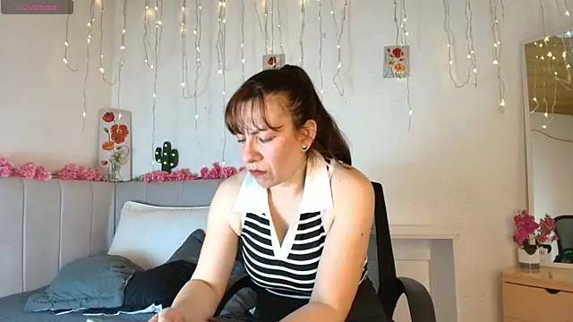 AmaraMoon  online show from 09.11.25