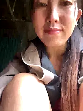 Huong-Ly online show from 10.27.25