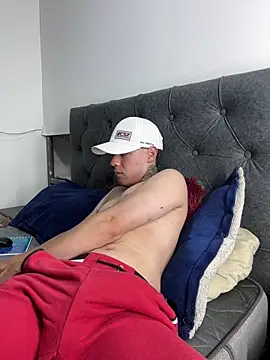 Snapshot of jordan_422 chatting on 09.19.25 jordan 422 online show from 09.19.25