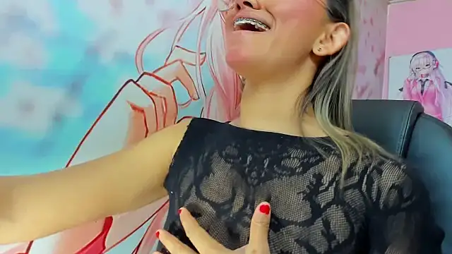 Snapshot of StarletTays chatting on 11.07.25 StarletTays online show from 11.07.25