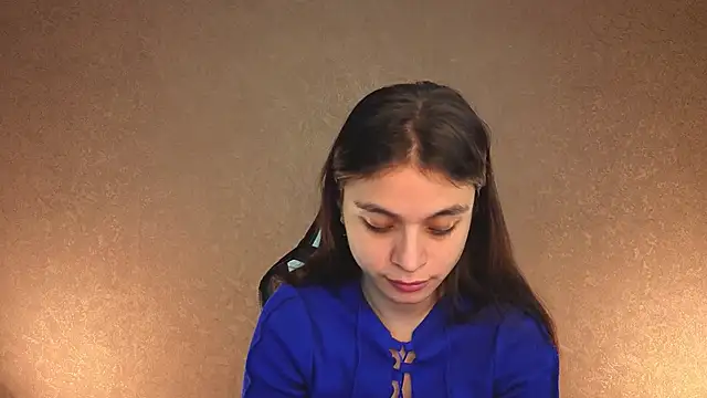 Leila Hefner online show from 11.13.25