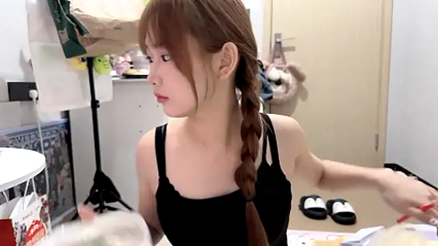 Snapshot of Ann-cookie chatting on 11.12.25 Ann-cookie online show from 11.12.25