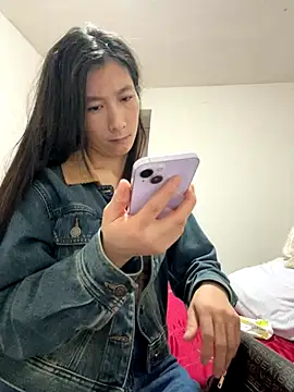 Snapshot of crhong666 chatting on 11.08.25 crhong666 online show from 11.08.25