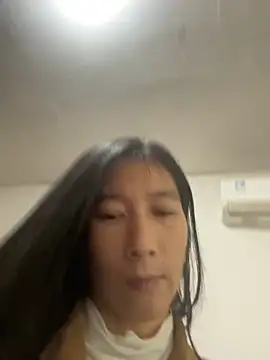 Snapshot of crhong666 chatting on 11.14.25 crhong666 online show from 11.14.25