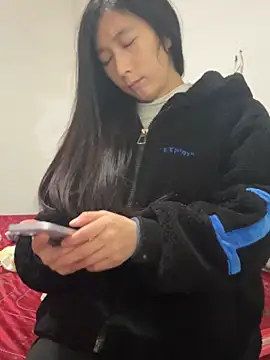 Snapshot of crhong666 chatting on 11.20.25 crhong666 online show from 11.20.25