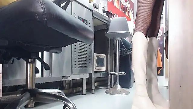 Eileen-L online show from 10.08.25