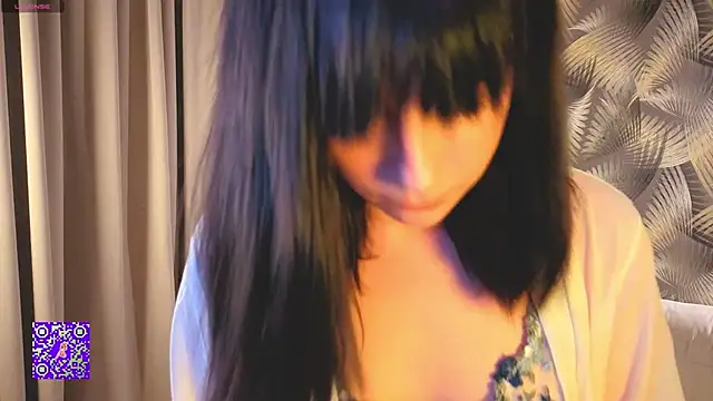 Snapshot of Honeey_Beee chatting on 09.14.25 Honeey Beee online show from 09.14.25