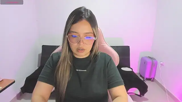 Alana Banana  online show from 11.25.25