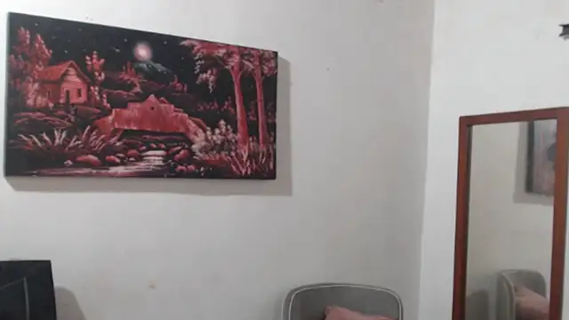 Snapshot of alice_julls chatting on 10.31.25 alice julls online show from 10.31.25