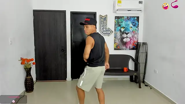 Snapshot of Playhardsex_ chatting on 11.21.25 Playhardsex online show from 11.21.25