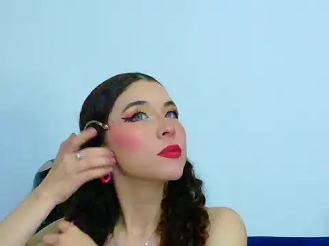 Snapshot of CristalRose chatting on 10.01.25 CristalRose online show from 10.01.25