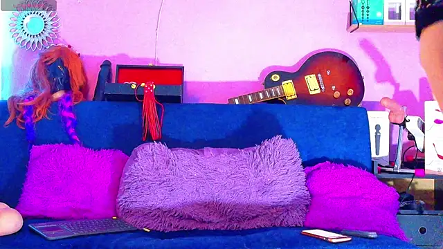 Snapshot of CristalRose chatting on 11.26.25 CristalRose online show from 11.26.25