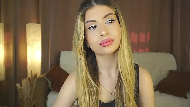 Snapshot of GeorginaHarn chatting on 07.17.26 GeorginaHarn online show from 07.17.26