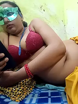 Snapshot of baurisilpi chatting on 11.11.25 baurisilpi online show from 11.11.25