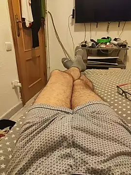 Snapshot of gigolobcn chatting on 10.17.25 gigolobcn online show from 10.17.25