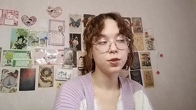 Snapshot of Ieadership chatting on 09.29.25 Ieadership online show from 09.29.25