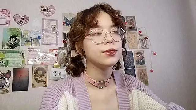 Snapshot of Ieadership chatting on 10.03.25 Ieadership online show from 10.03.25