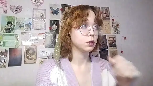 Snapshot of Ieadership chatting on 10.07.25 Ieadership online show from 10.07.25