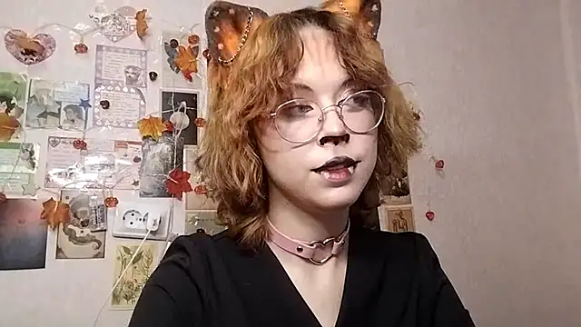 Snapshot of Ieadership chatting on 10.31.25 Ieadership online show from 10.31.25