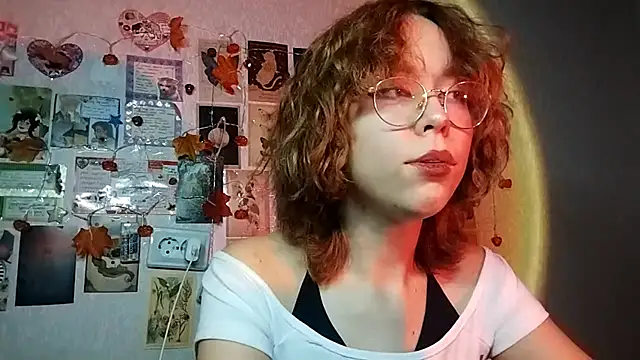 Snapshot of Ieadership chatting on 11.12.25 Ieadership online show from 11.12.25