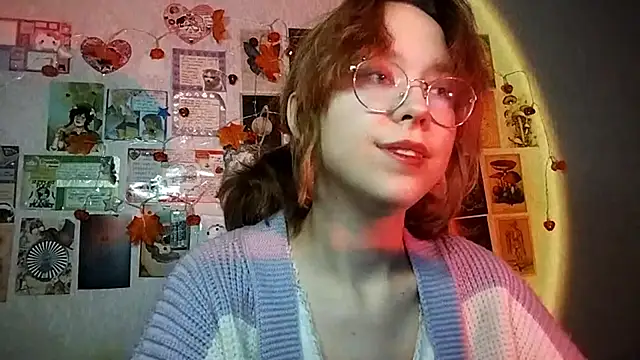 Snapshot of Ieadership chatting on 11.22.25 Ieadership online show from 11.22.25