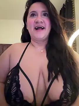 Snapshot of SamaraBlessed chatting on 11.24.25 SamaraBlessed online show from 11.24.25